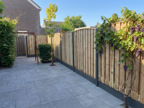 Grenen tuinscherm 21 planks (19+2) toog verticaal 180x180-170cm